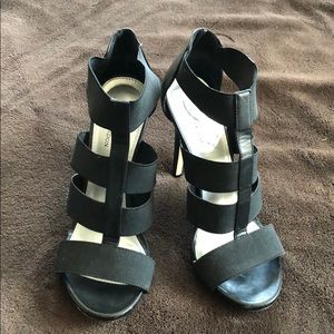 Sexy black heels!